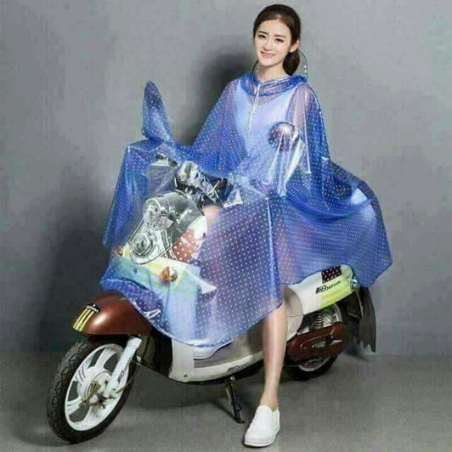 Áo mưa trong chấm bi