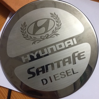 Ốp inox nắp dầu trang trí xe santafe