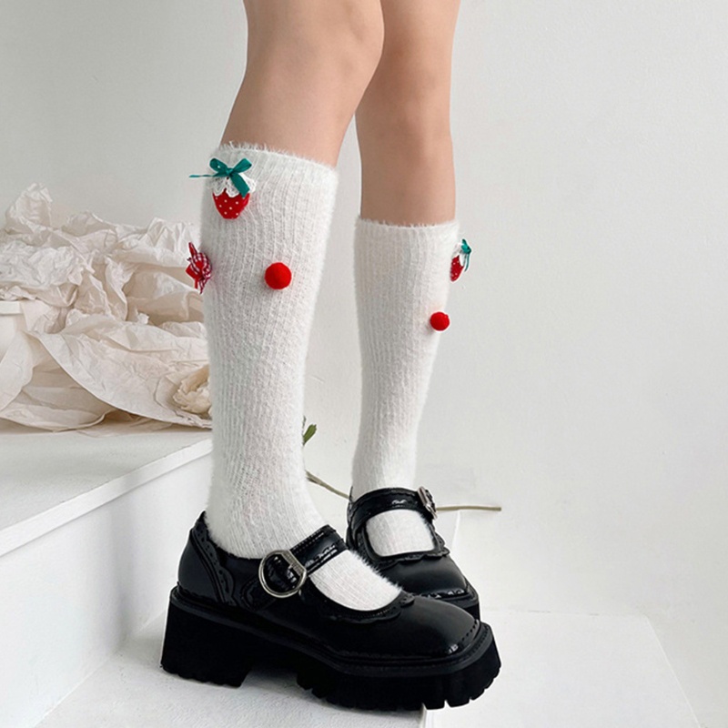 Tất Lông Xù Dài Qua Gối Hình Trái Dâu Tây Đáng Yêu Dành Cho Nữ