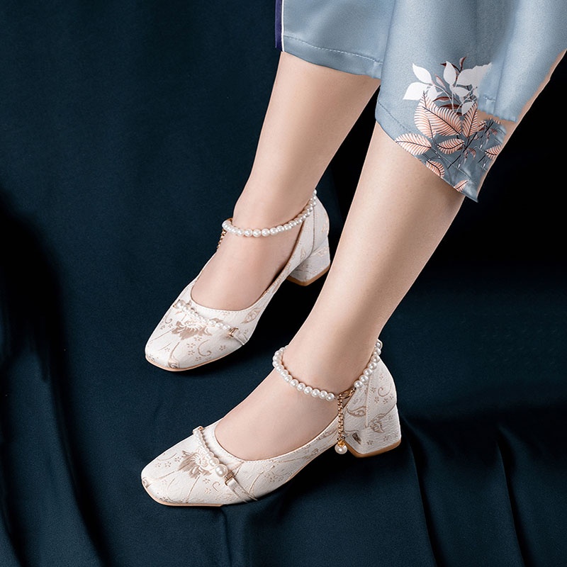 Giày cao gót đế vuông đính ngọc GC011