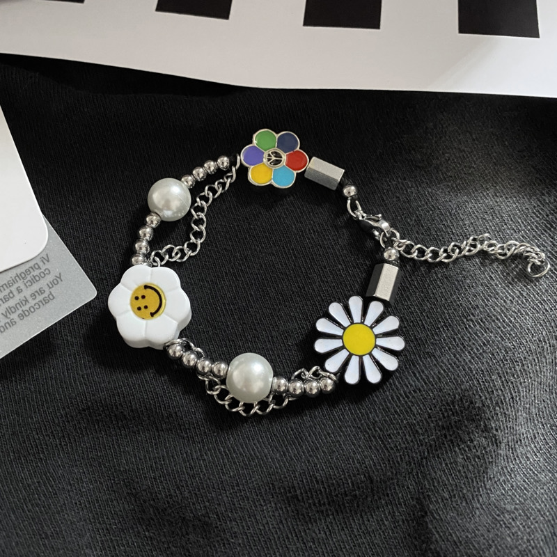 Vòng Tay Đính Ngọc Trai Giả Mặt Cười Phong Cách Harajuku Thời Trang Unisex 19402