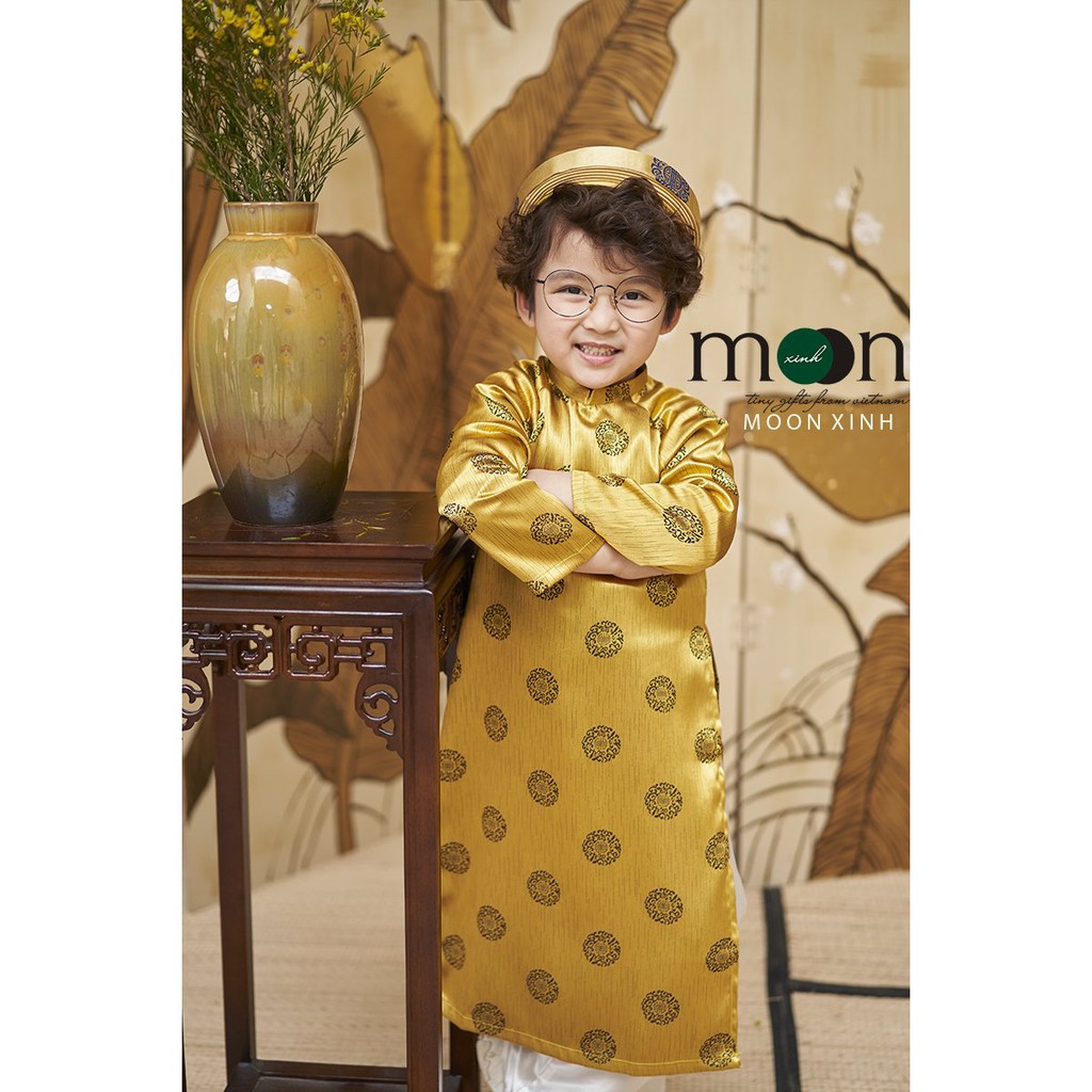 Áo dài xuân cho bé trai VNS 336 Moon Xinh Họa tiết chữ phúc may mắn Màu vàng đồng - Full Size - Gấm dệt mặt lụa