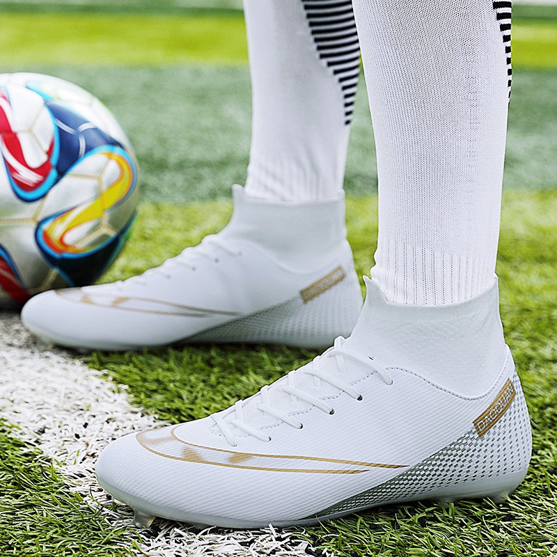 Giày bóng đá cổ cao đá bóng trên sân cỏ nhân tạo màu trắng /đen size 35-47 dành cho nam