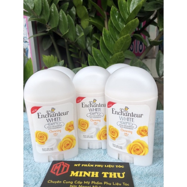 Lăn Sáp Khử Mùi Kháng Khuẩn Enchanter 40g