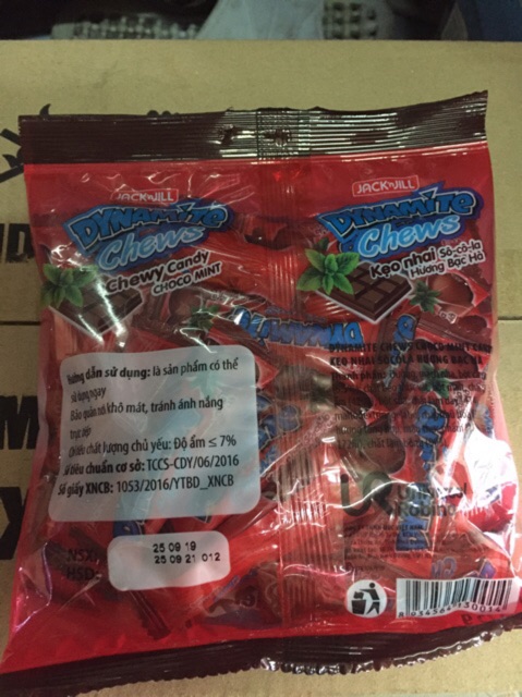 Kẹo nhai sô-cô-la hương bạc hà Dynamite chews 125g