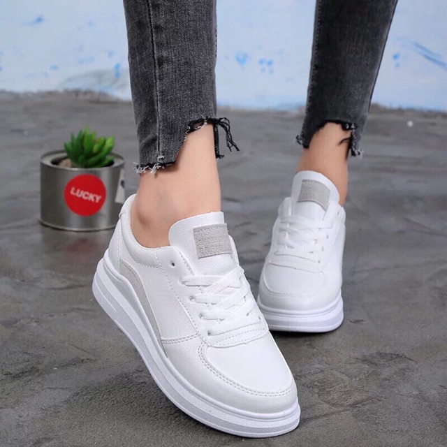 Bata Nữ Màu Trắng Trơn