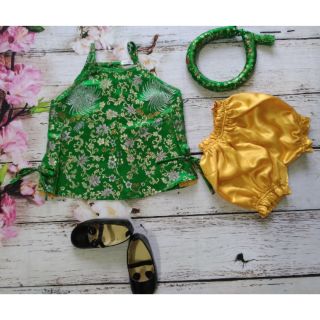 Bộ yếm xanh cho bé gái