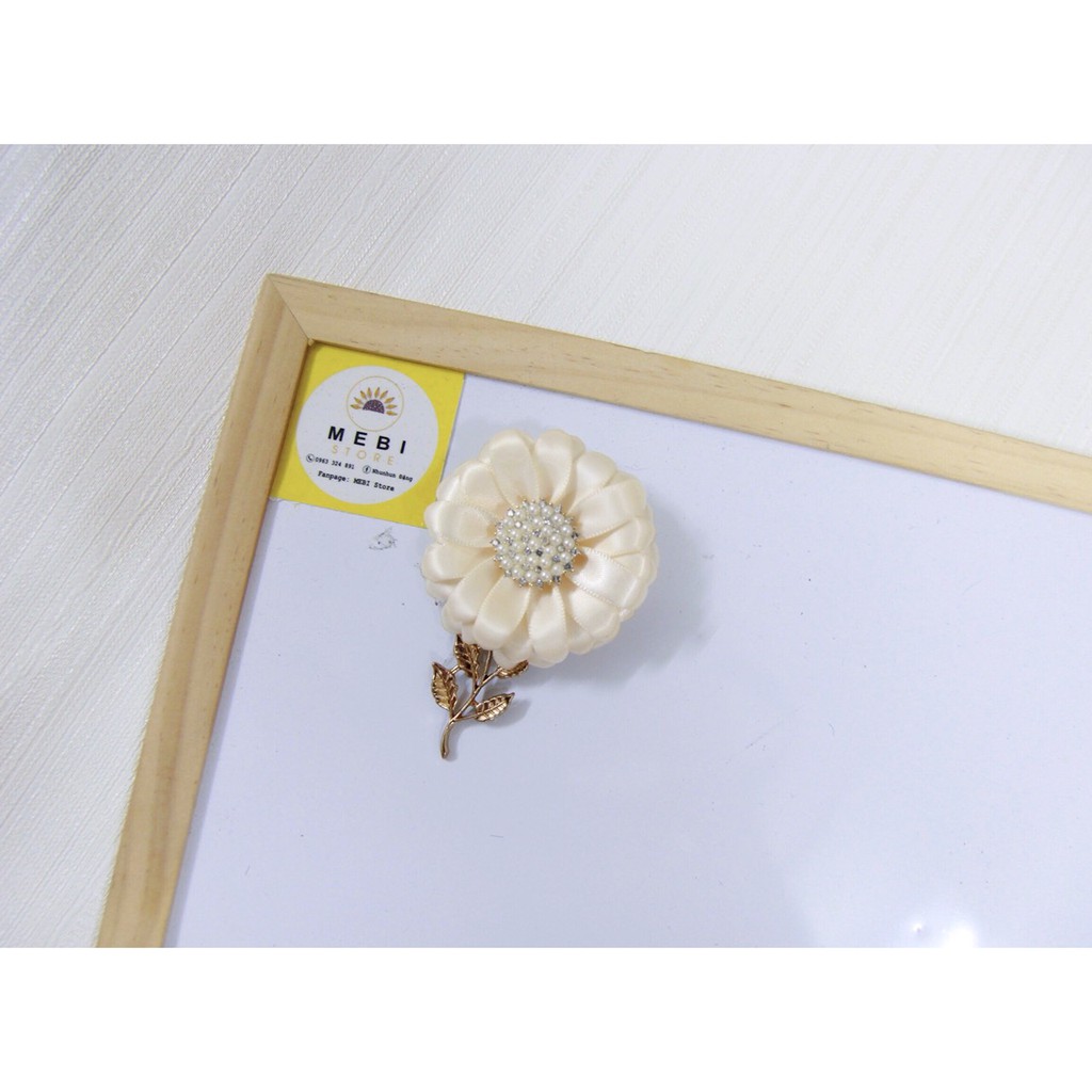 (ảnh thật 100%) hoa cài áo cúc nhí cành kim loại 5 lá