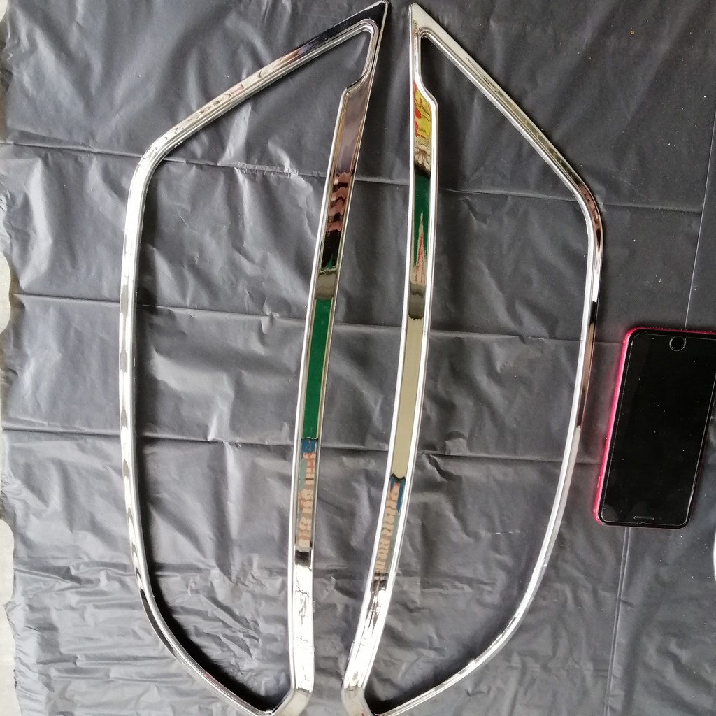 Bộ Ốp trang trí viền đèn pha xe Ford Ecosport các đời 2018,2019,2020,2021