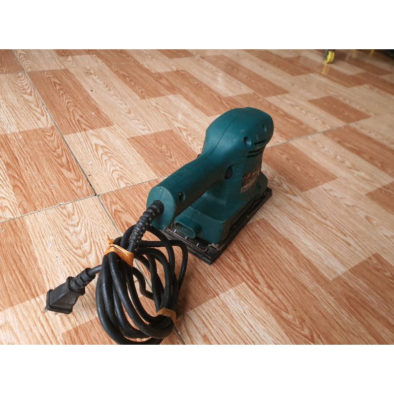 Chà nhám rung Ryobi nội địa điện 100 volt, 190w