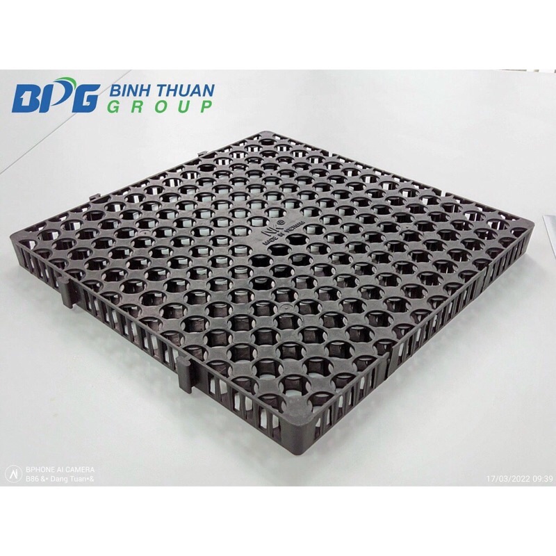 Thảm lót sàn, vỉ thoát nước lỗ kháng khuẩn,chống trơn,trượt kt33*33 cm sạch sẽ,thoáng mát,êm chân,an toàn cho trẻ em