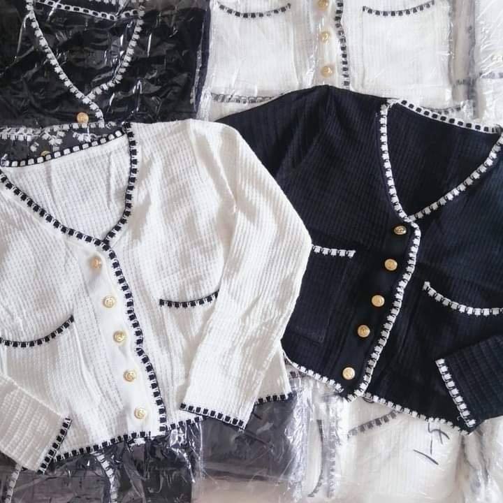 Áo Cardigan Dài Tay Cổ V Vải Dệt Kim Dáng Croptop 2 Màu Đen, Trắng Phong Cách Thời Trang Hàn Quốc Ulzzang | BigBuy360 - bigbuy360.vn