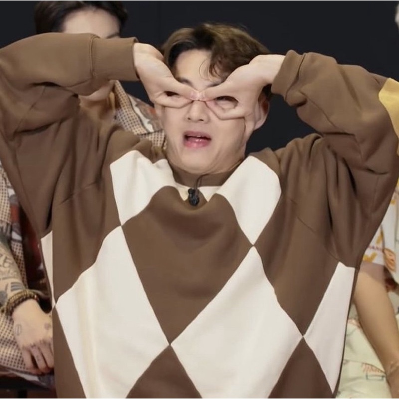 (Ảnh thật cuối) Áo hoạ tiết quả trám V_BTS Mark_NCT