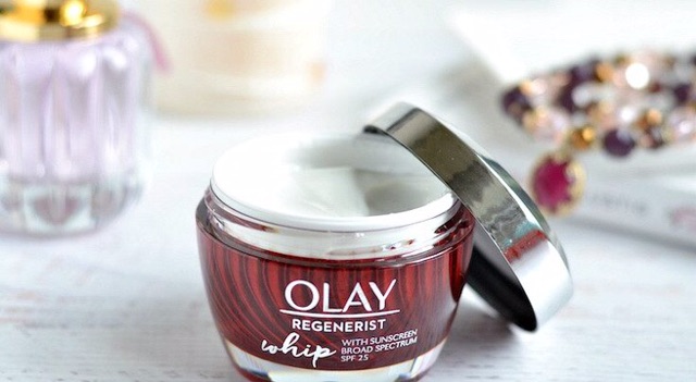 Kem dưỡng da chống lão hóa Olay Regenerist Whip SPF25 Hàng Nhập USA