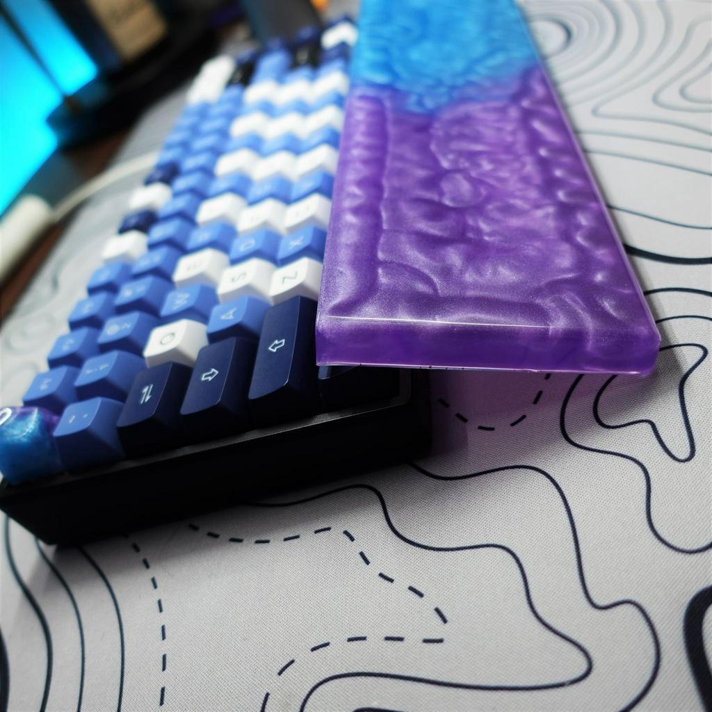 Kê tay bàn phím Liquid V1, chất liệu resin, phù hợp mọi kích cỡ bàn phím