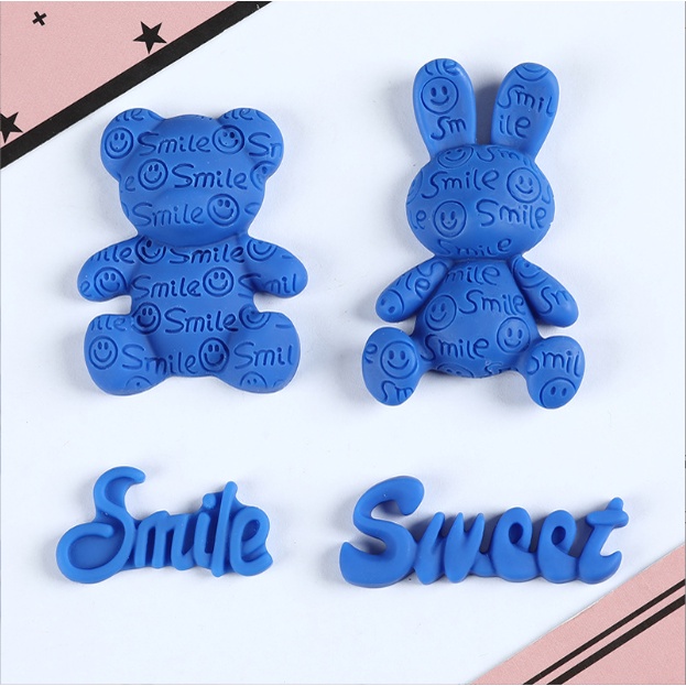 Sticker jibbitz gắn dép sục Crocs hình gấu, thỏ, chữ Smile, Sweet tông màu xanh lam