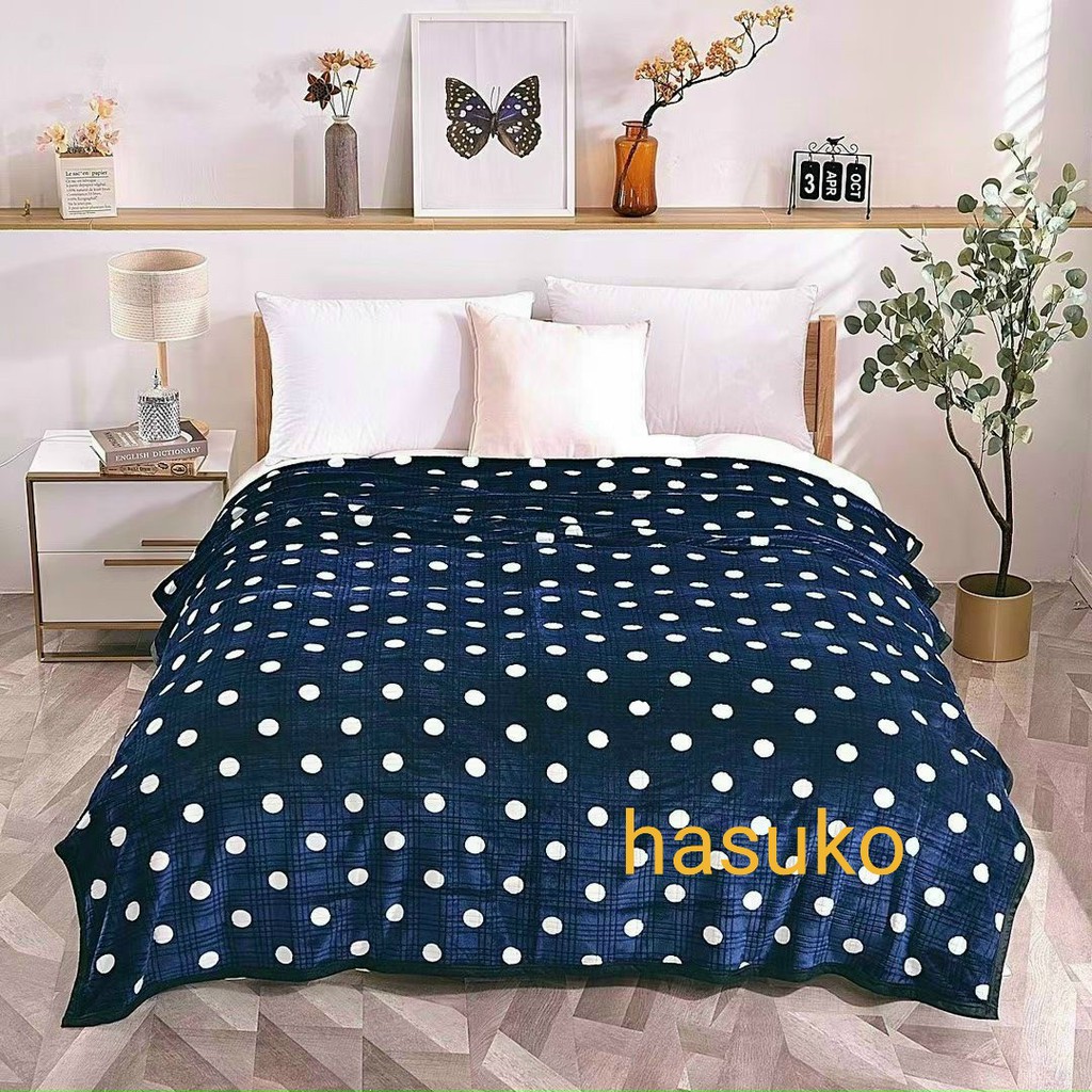 Chăn nhung tuyết chấm bi HASUKO mẫu mới nhất mùa đông năn nay.kích thước 2mx2m3