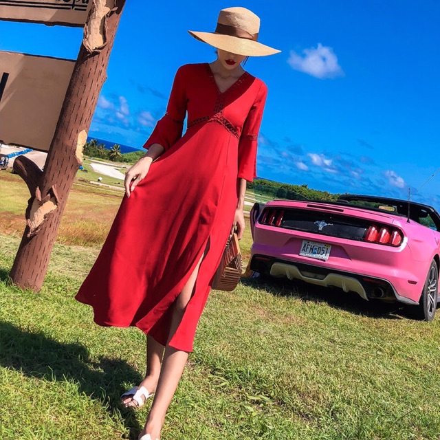 Váy đỏ xẻ tà boho