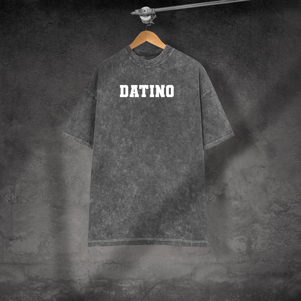 Áo thun wash oversize Signature DATINO in chữ lớn 100% cotton 2 chiều, bo cổ ôm tay lỡ