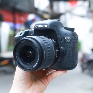 Bộ máy ảnh Canon EOS 7D kèm ống kính