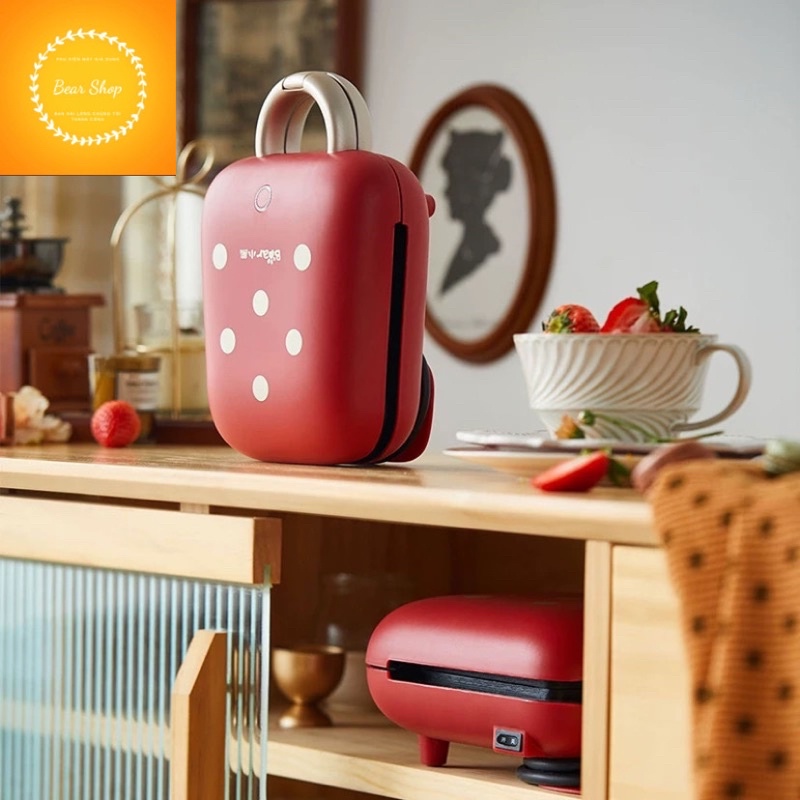 Máy làm bánh kẹp, sanwitch strawberry siêu xinh chính hãng Bear nội địa