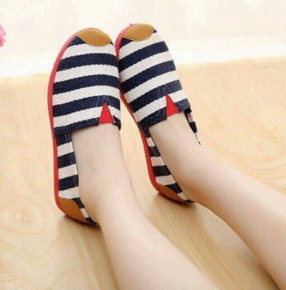 Giầy Slip on kẻ sọc