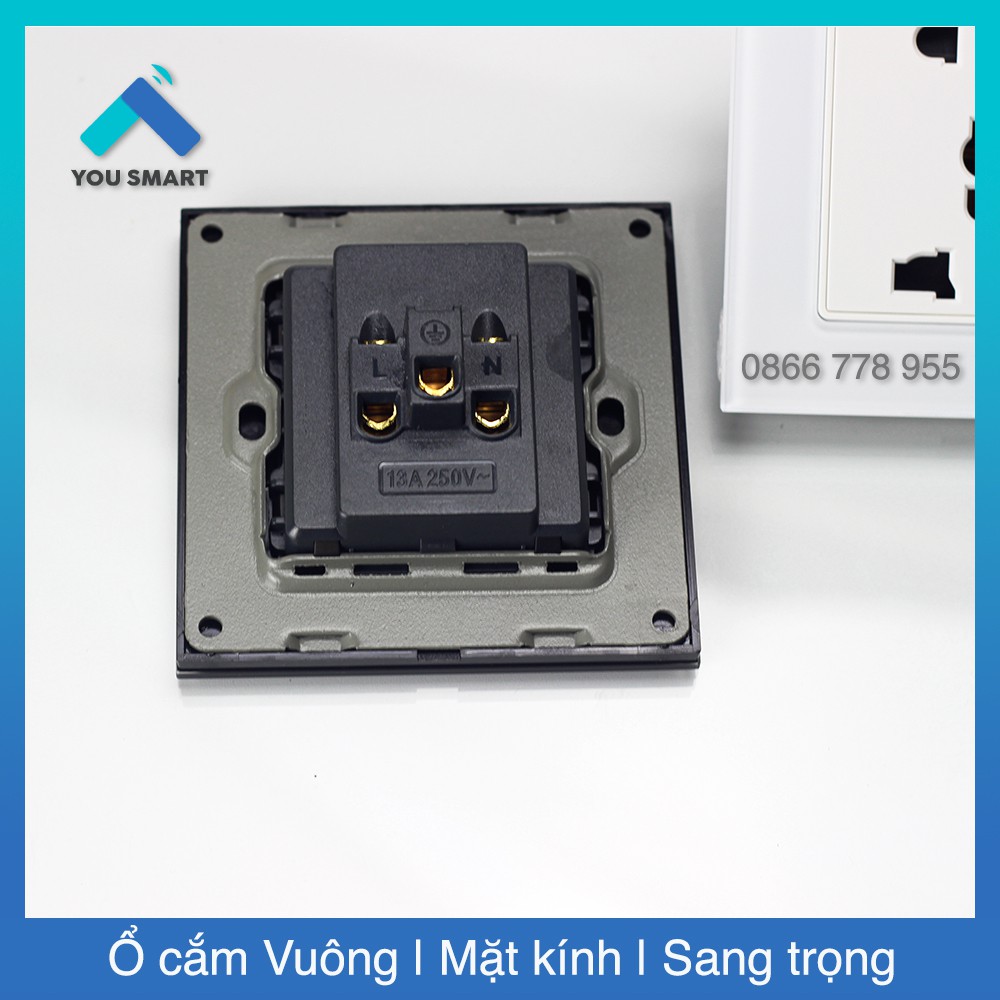 Ổ cắm Vuông mặt kính cường lực