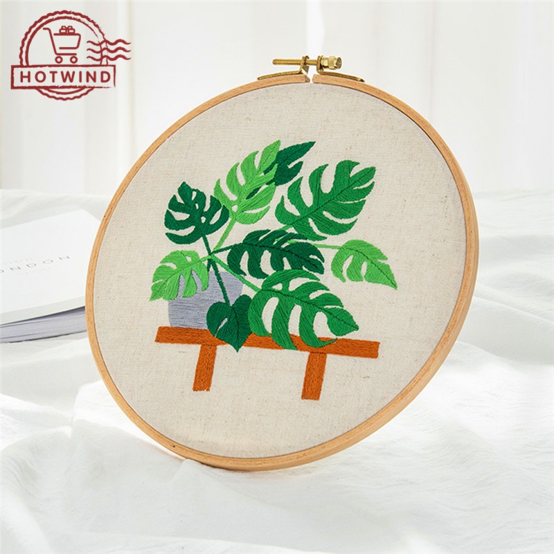 Bộ dụng cụ và cườm dùng để đính tranh thủ công họa tiết lá cây trang nhã