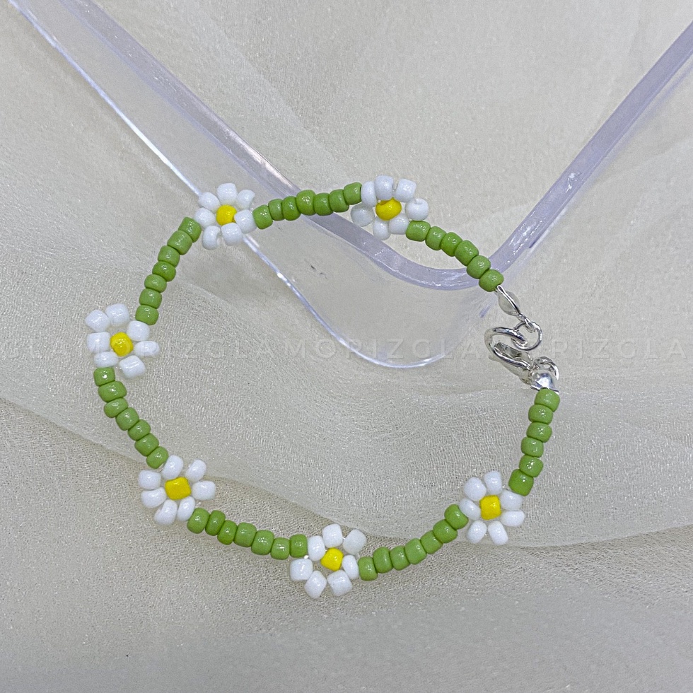 🌼 𝑺𝑻𝑬𝑭𝑭𝑰𝑬 🌼 Vòng tay handmade hạt cườm hình hoa daisy basic siu đáng iu ☁️ | Made by Glamorizzz |