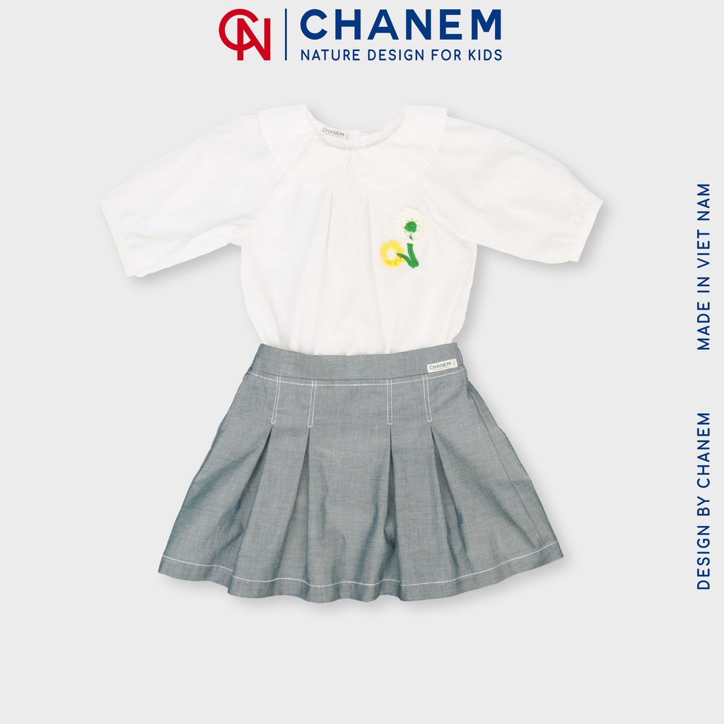 Set quần áo cho bé gái, áo sơ mi trắng cổ sen phối hoa móc thủ công mix chân váy xếp ly cạp chun jean giấy