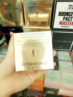 Phấn nước YSL