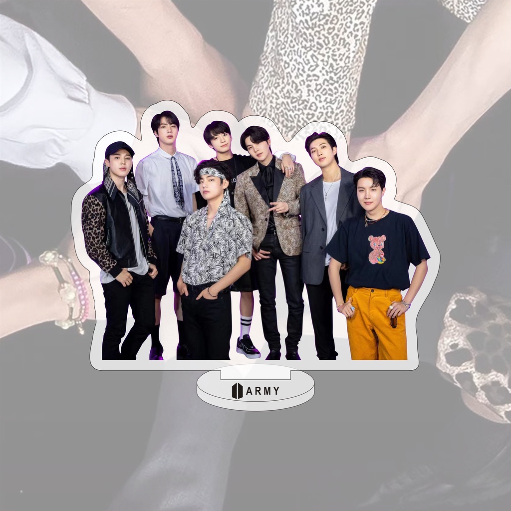 Giá Đỡ Mô Hình Kpop BTS Kỉ Niệm 9 Năm Bằng Acrylic Trang Trí Bàn Làm Việc