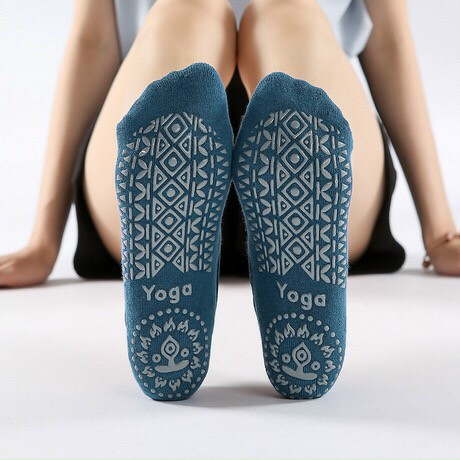 Tất - Vớ Tập Yoga ,bale , pilates quai chéo thấm mồ hôi gắn hạt silicon chống trơn trượt quai chéo kín ngón