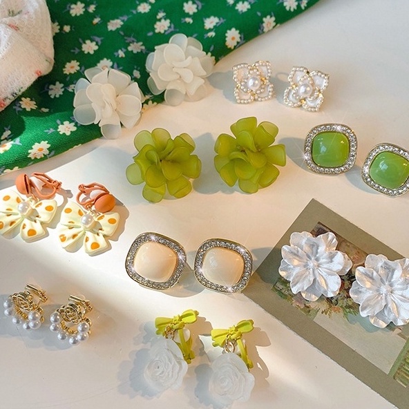 Khuyên Kẹp Vành Tai Không Cần Lỗ Hình Hoa Nhỏ Đính Ngọc Trai Giả Cho Nữ