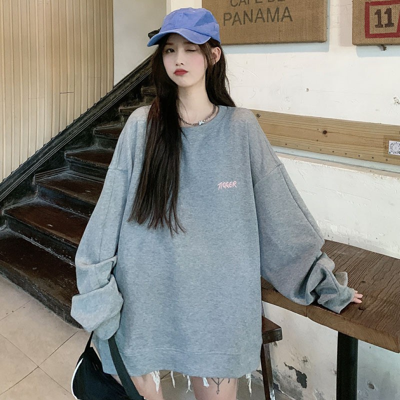 Áo thun trơn tay dài cổ tròn thiết kế trẻ trung hợp thời trang | BigBuy360 - bigbuy360.vn