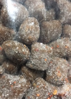 Kẹo me vàng cay ngọt. 7k/100g