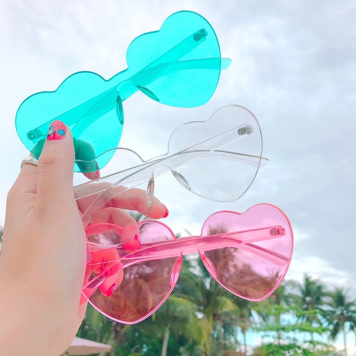 Kính mát giả tiếng anh hình trái tim độc đáo chống tia UV400 | BigBuy360 - bigbuy360.vn