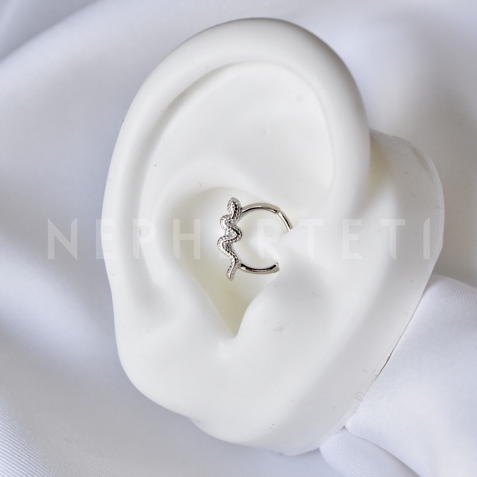Khuyên tai khuyên mũi bạc 925 - Khoen tròn hình con rắn  - Nepherteti