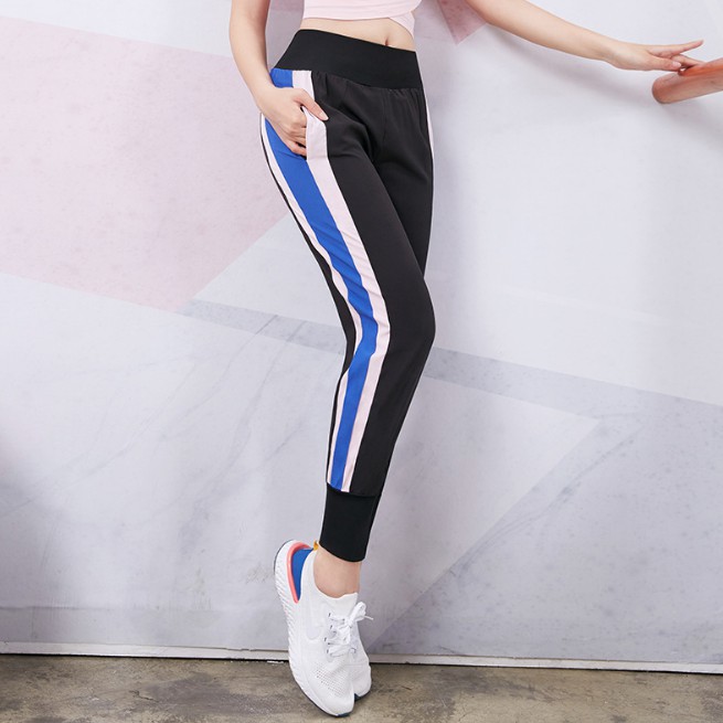 Quần Jogger Thể Thao Nữ Bo Chân Phối 3 Sọc