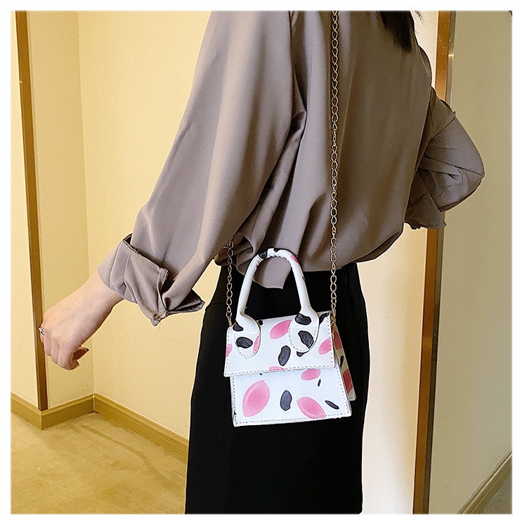 Túi Đeo Chéo MINI Bằng Da In Thương Hiệu Sang Trọng Có Dây Xích Nhập Khẩu Cho Q8X2 COD Pay Hàng Bán Chạy Nhất Hàng Bán Chạy Nhất Cho Nữ