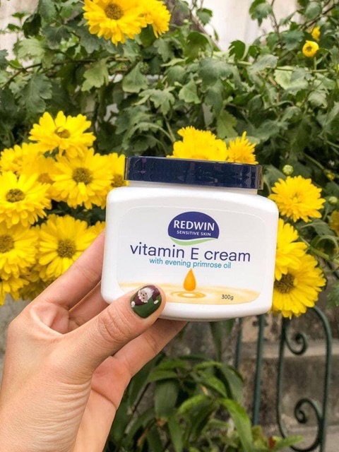 Kem dưỡng da mềm mịn Redwin Vitamin E Cream 300g