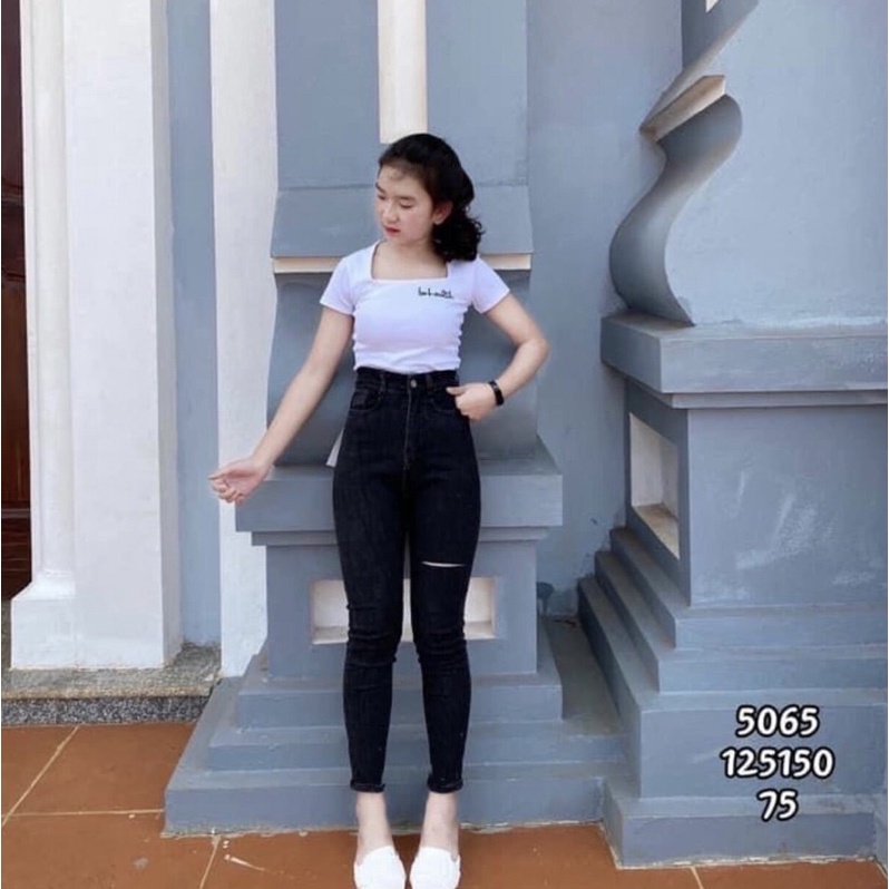 Set jeans dài xám đen rách 1line + áo cổ vuông thêu chữ