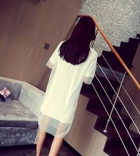 Đầm màu trắng và màu đen (màu trắng)