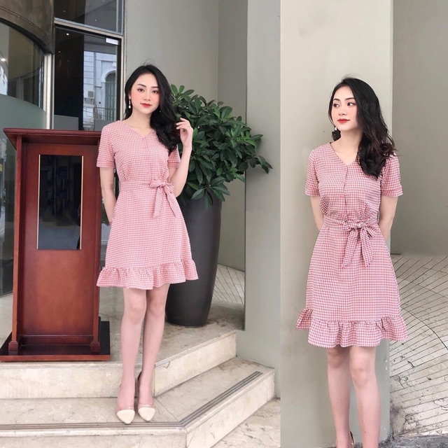 Váy cổ tim đuôi cá