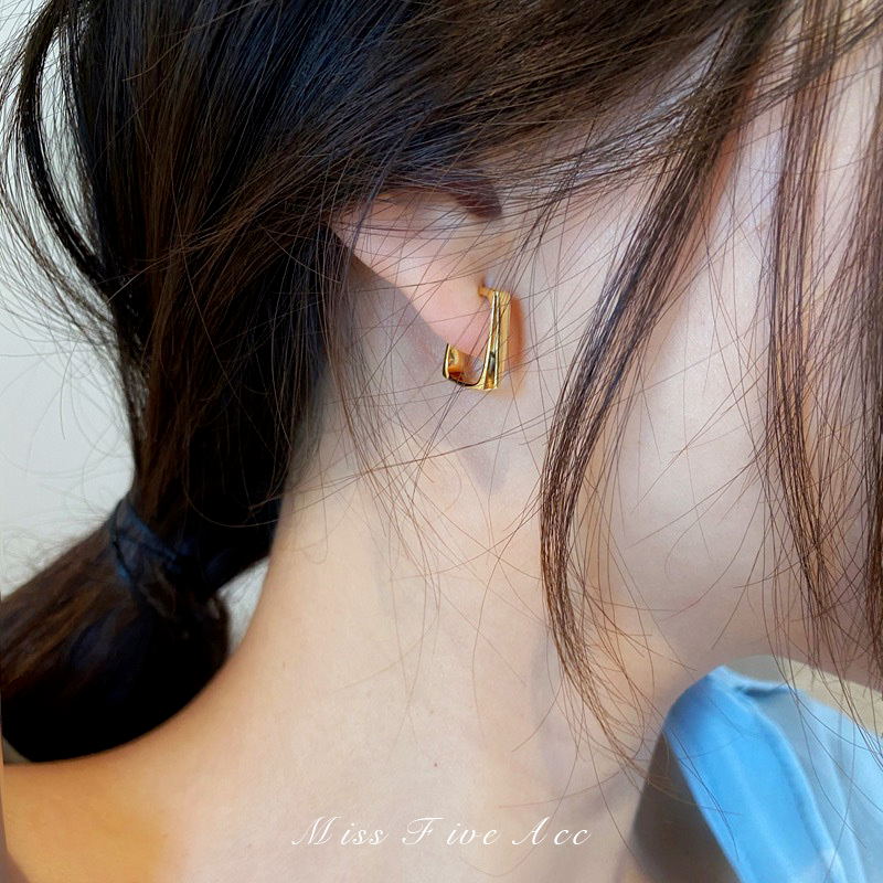 Khuyên tai hình vuông độc đáo cá tính thiết kế thời trang