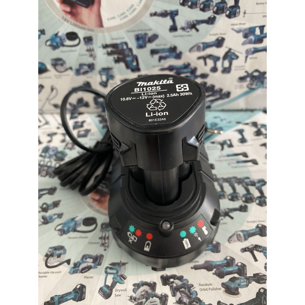 Sạc pin Makita 7.2v - 12v Li-ion mới 100%, sử dụng điện AC 220V.