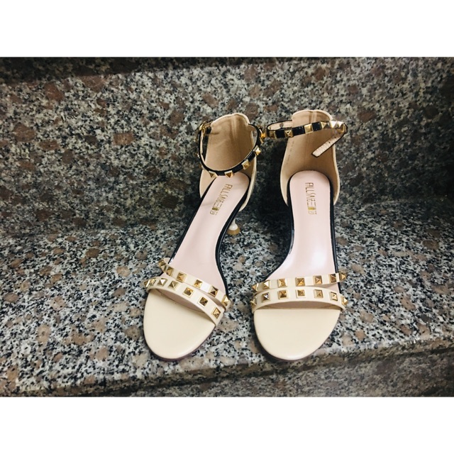 Thanh lý giày cao gót 5cm size 37