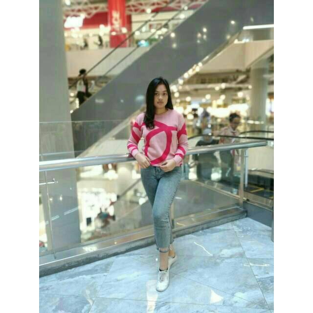 Áo sweater tay dài có túi in họa tiết thời trang cho nữ | BigBuy360 - bigbuy360.vn