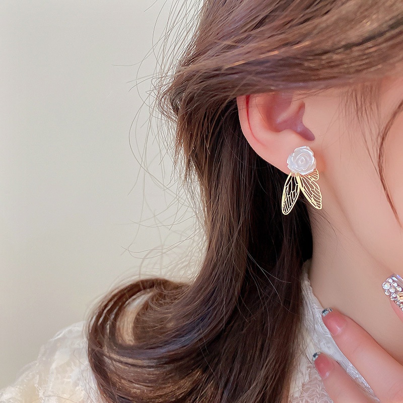 Bông Tai Hình Hoa Hồng Và Cánh Bướm Màu Trắng Dễ Thương Phong Cách Hàn Quốc Thời Trang Cho Nữ