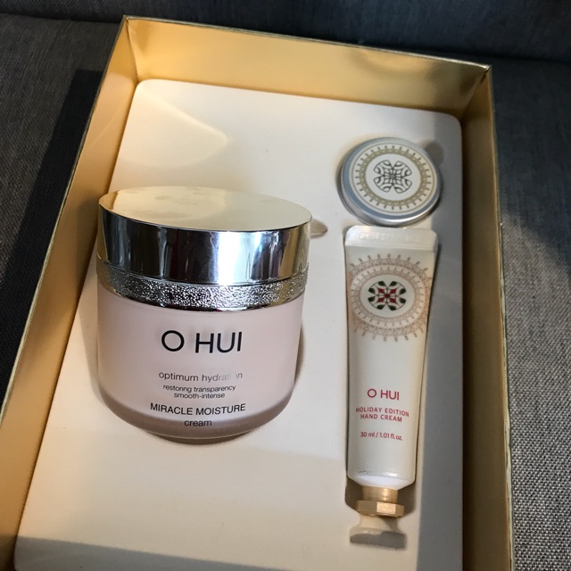 Set kem Dưỡng Da Ohui Miracle Moisture